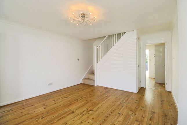 11 Eltham Close, Bournemouth photo 4