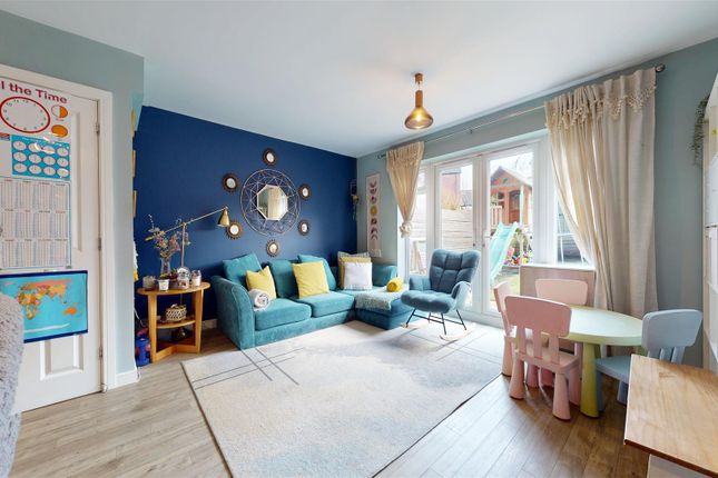2, Attika Close, Newport Pagnell photo 3