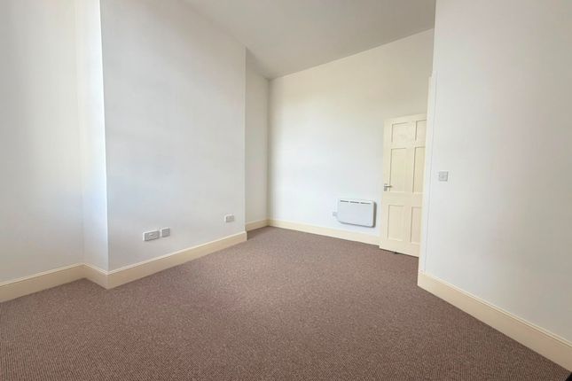 44 The Crescent, Gloucester photo 5
