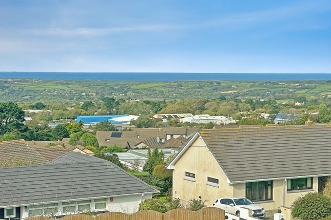 22, Mount Ambrose, Redruth photo 4