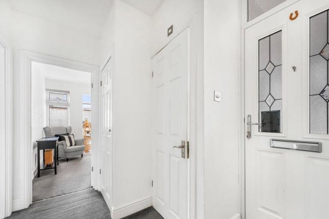 13, Walden Way, Greater London photo 4