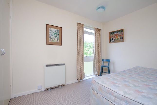 Maisonette to rent in Butler Close, Oxford