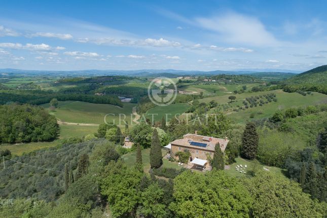 Thumbnail Villa for sale in Montalcino, Siena, Tuscany