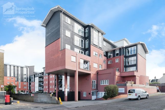 Flat for sale in Riverside Place, Wickford, Essex