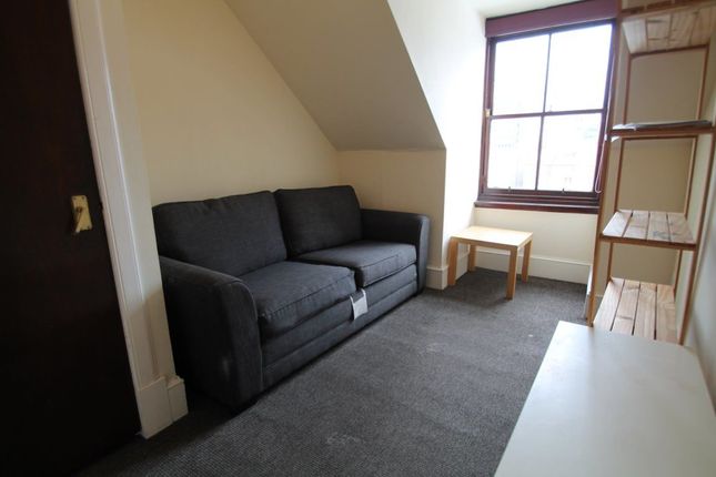 Flat to rent in Commercial Street, Dundee