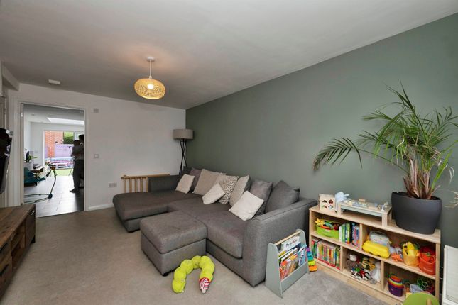 24, Harmonds Wood Close, Broxbourne photo 4