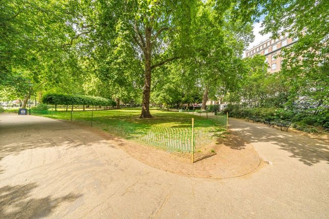 Flat 49, Bloomsbury Mansions, 13-16, Russell Square, London photo 4
