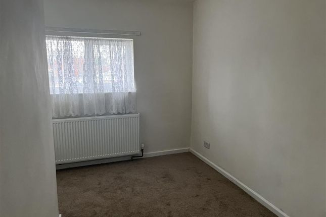 92, Plash Drive, Stevenage photo 5
