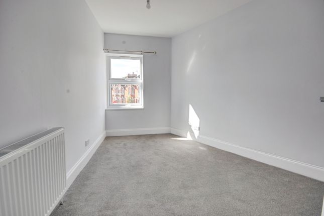 Flat 3, 32, Percy Road, Watford photo 4