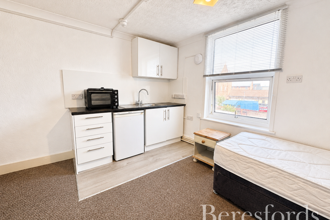 Room 2, 12A, Barrack Street, Colchester photo 2
