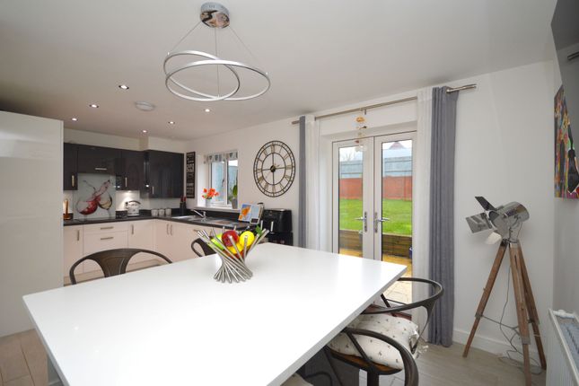1 Neptune Drive, Folkestone photo 2