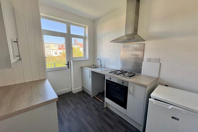 Flat 3 Davigdor Court, Hove photo 3