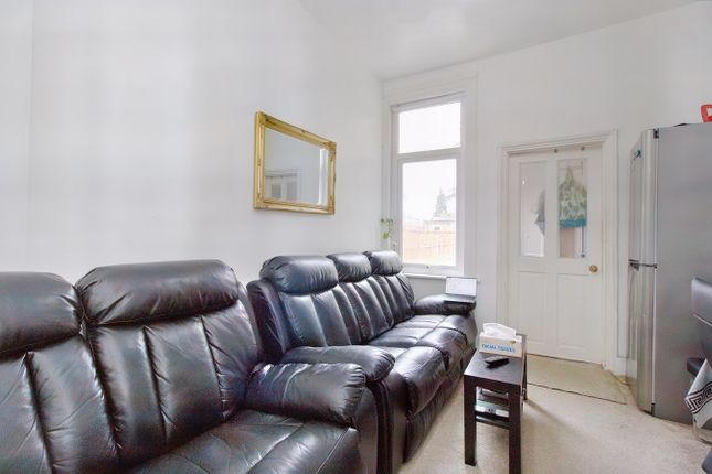 Flat for sale in Bathurst Road, Ilford