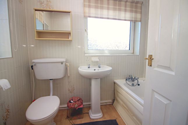 Link-detached house for sale in 20 Heather Close, Helmshore, Rossendale