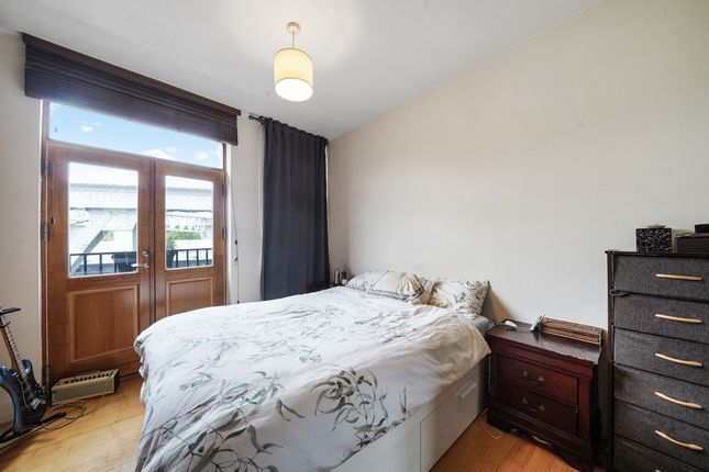 Thumbnail Flat to rent in Cotton's Gardens, London