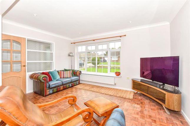 Halliford Drive, Barnham photo 4