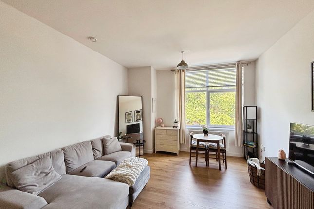 Flat 10, Bradley Court, 3, Knoll Road, Surrey photo 3