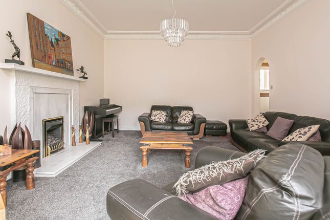 37, Buffies Brae, Dunfermline photo 2