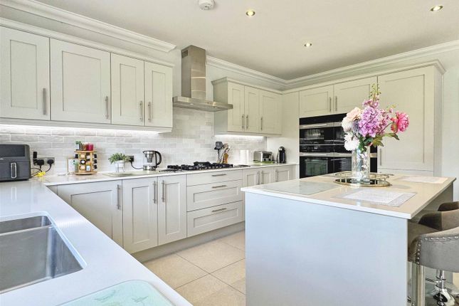 6, Rosina Place, Wickham Bishops, Witham photo 2