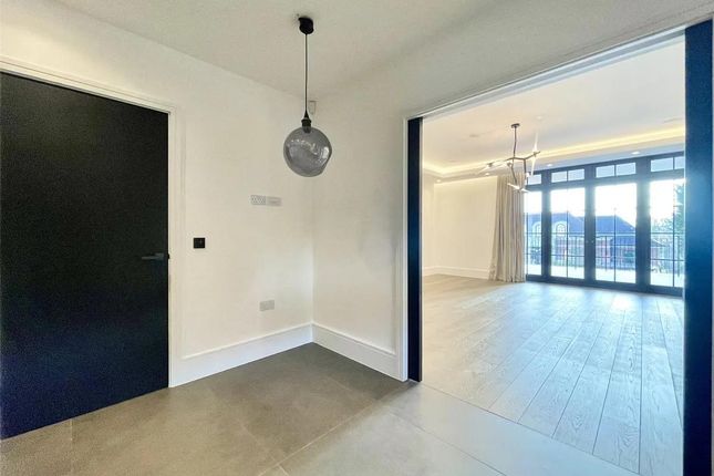 Flat 3 Sereno House, 22 Beech Hill, Barnet photo 2