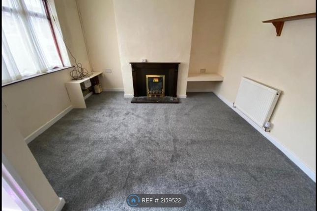 Terraced house to rent in Oxford Street, Leigh