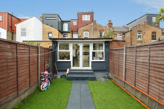 Skeltons Lane, Leyton photo 4
