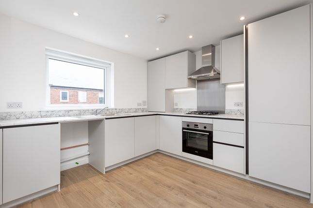 End terrace house for sale in College Road, Northfleet