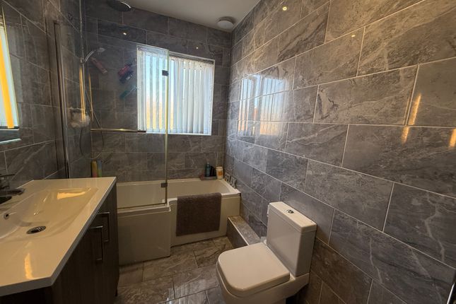 62, Rotherham photo 5