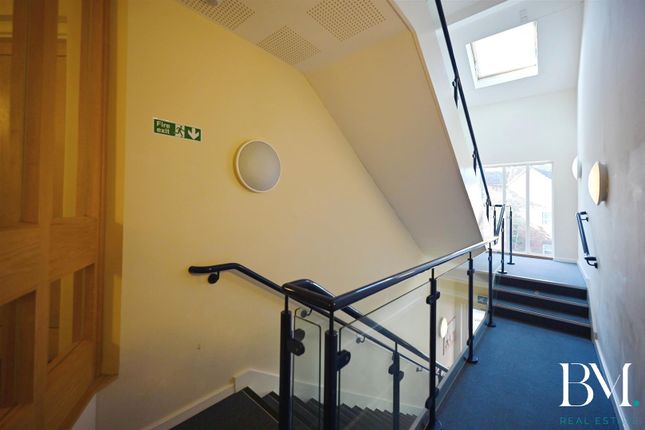 19 Stanier Court, Charles Warren Close, Rugby photo 4