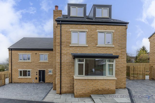 Detached house for sale in 3 Hillside View, Bradford