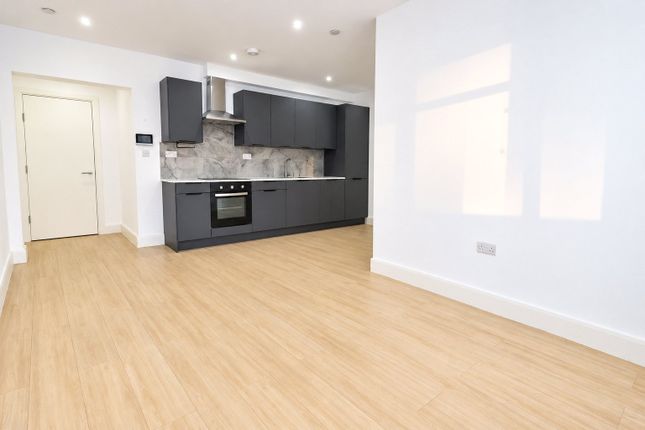 Flat 11, 22-24, Commercial Way, Woking photo 2
