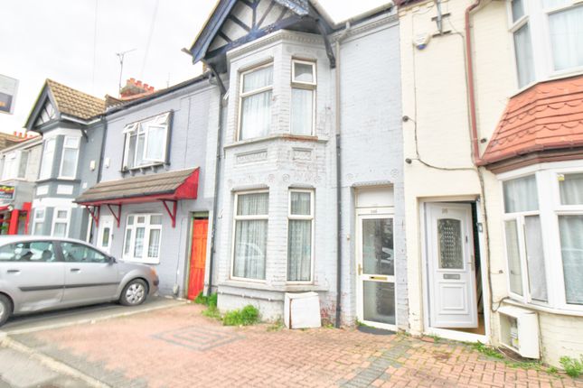 3 bed terraced house for sale in Biscot Road, Luton LU3