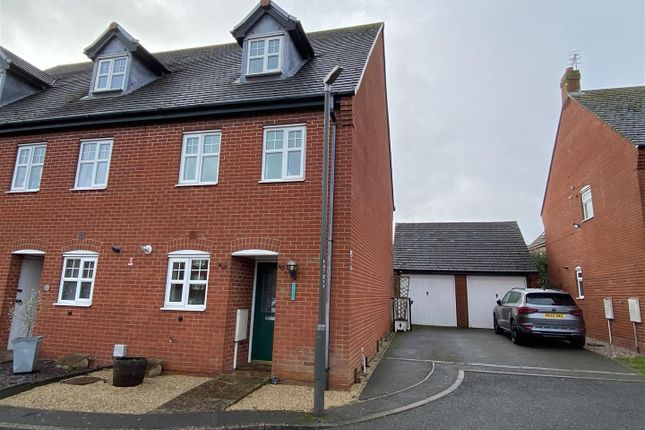 Town house for sale in Donington Drive, Woodville