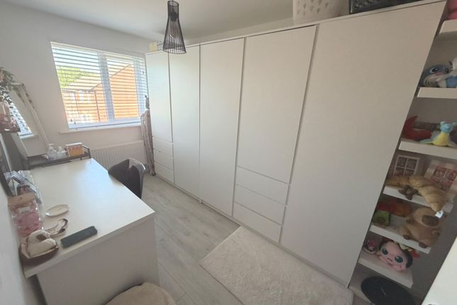 72, Jenkin Way, Doncaster photo 4