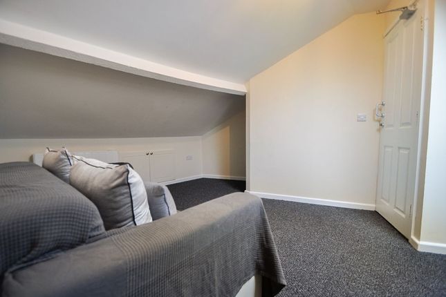Room 6, 6 York Place, Newport photo 4