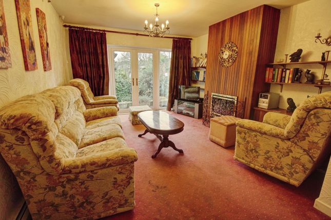 4, Knoll Close, Burntwood photo 3