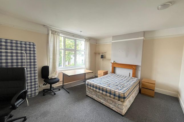 Flat 2, 19, Imperial Avenue, Leicester photo 3
