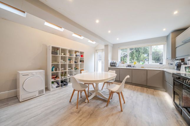 87, Lavender Sweep, London photo 5