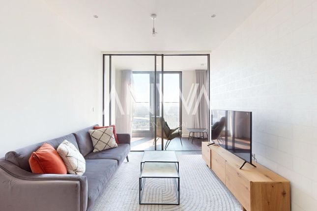 DTNE 2104, SW8 1SF, London photo 3