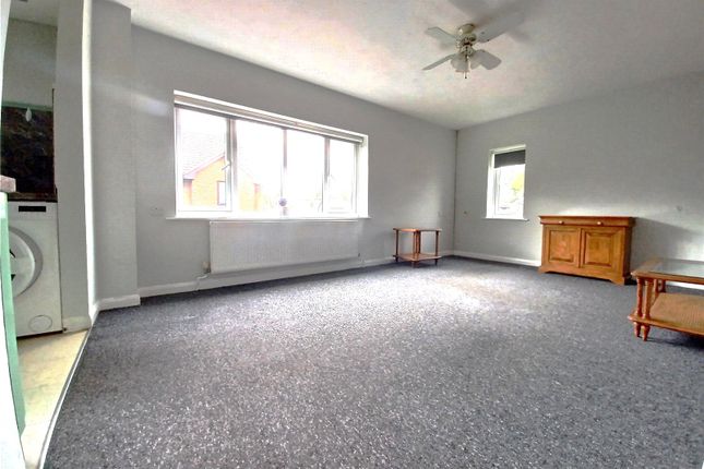 Flat 21, Holmgrove House, 11, Brighton Road, Purley photo 2