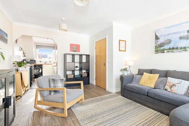 13/6 Ferry Gait Crescent, Silverknowes, Edinburgh, EH4 4GS photo 3