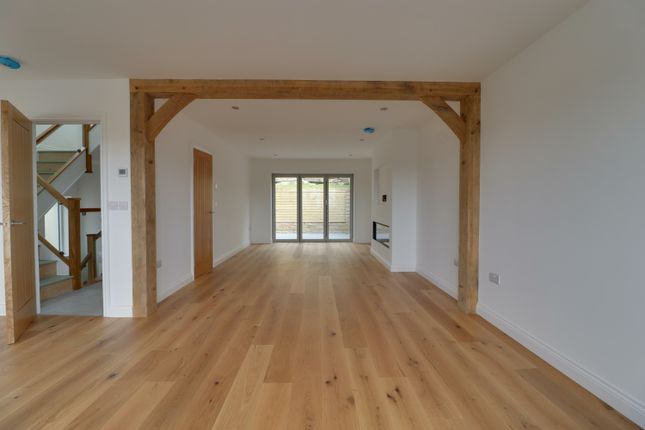 32b, Cliff Road, Holmfirth photo 3