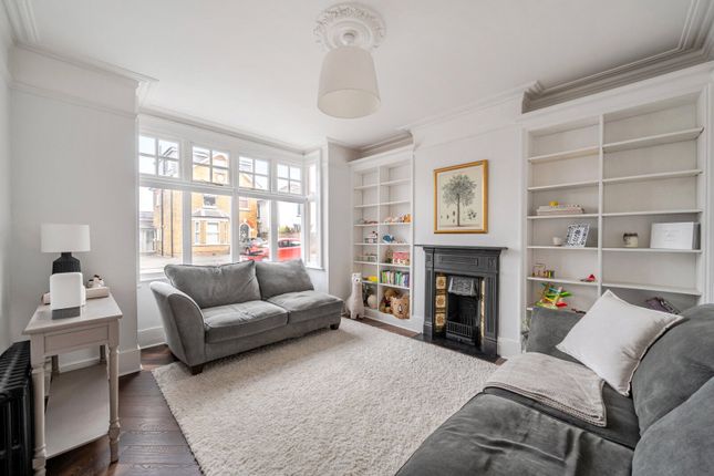 10, Corrie Road, Addlestone photo 2