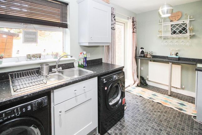 Town house for sale in Far Highfield Close, Idle, Bradford