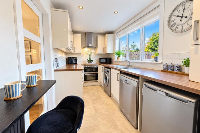 19, Hume Drive, Glasgow photo 3