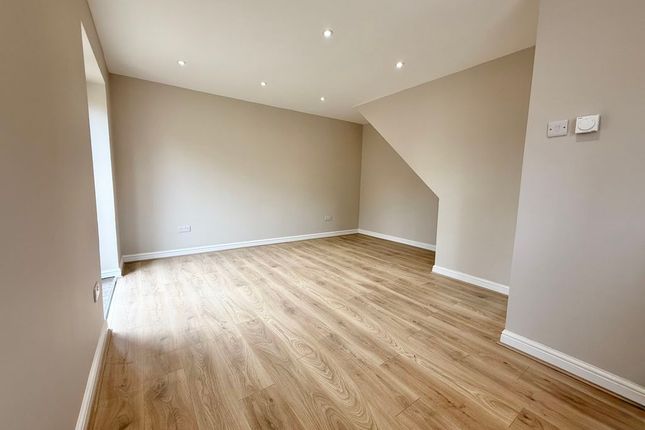 15, Kelso Close, Bletchley photo 3