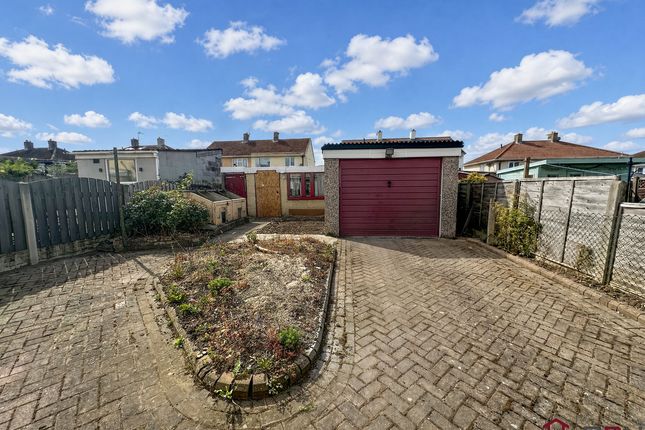 13, Hazel Road, Doncaster photo 3