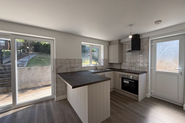 22, Glan Dulais, Swansea photo 4