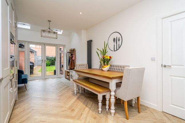 9, Pantheon Drive, Dunstable photo 4