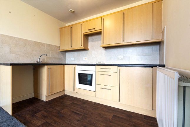 28, Croft Court, Rastrick photo 5